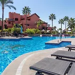 Golden Coast Escape Apartmán