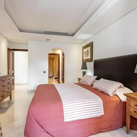 Golden Coast Escape *