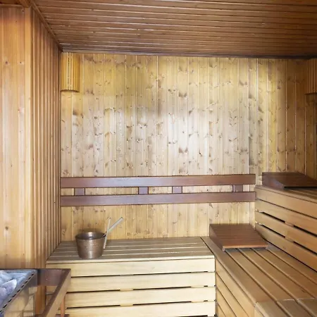 Golden Coast Escape *