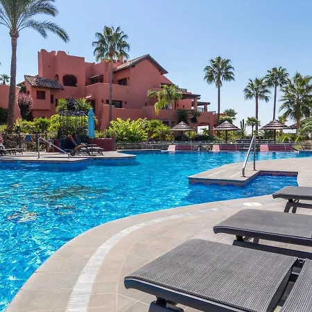 Golden Coast Escape Apartman