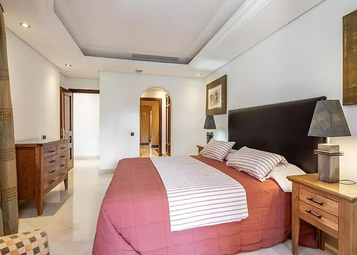 Golden Coast Escape *