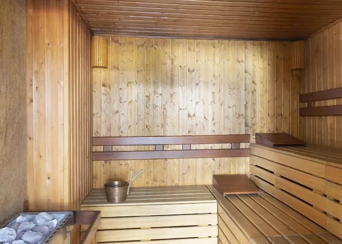 Golden Coast Escape *